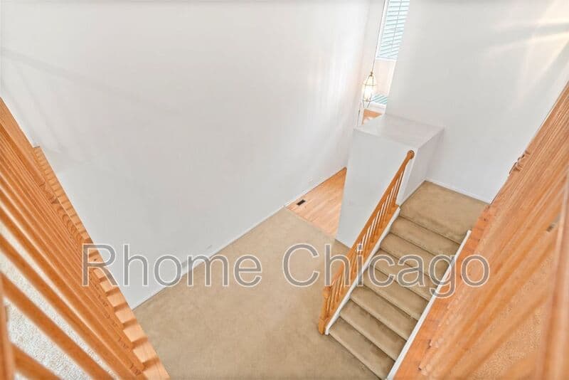 Hoffman Estates House: 6087 Halloran
