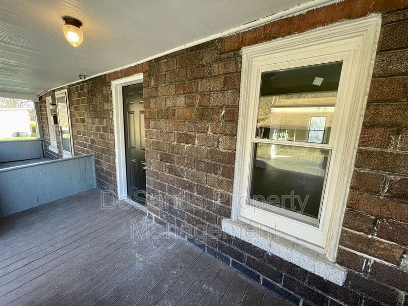 Brackenridge House: 724 East 7th Avenue
