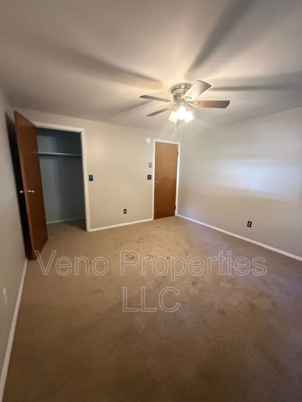 Ballston Spa House: 50 Wake Robin Road