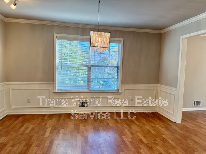 Duluth House: 3354 Roundfield Circle