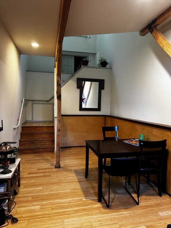 Ann Arbor House: 1556 Jones Drive