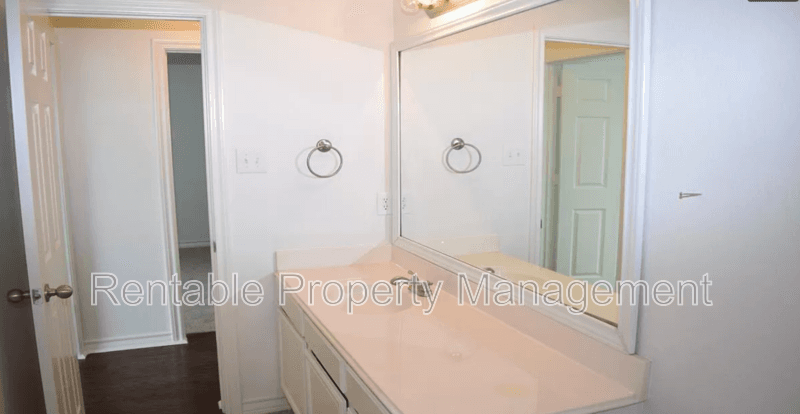 Mansfield House: 4704 Sailboat Dr.