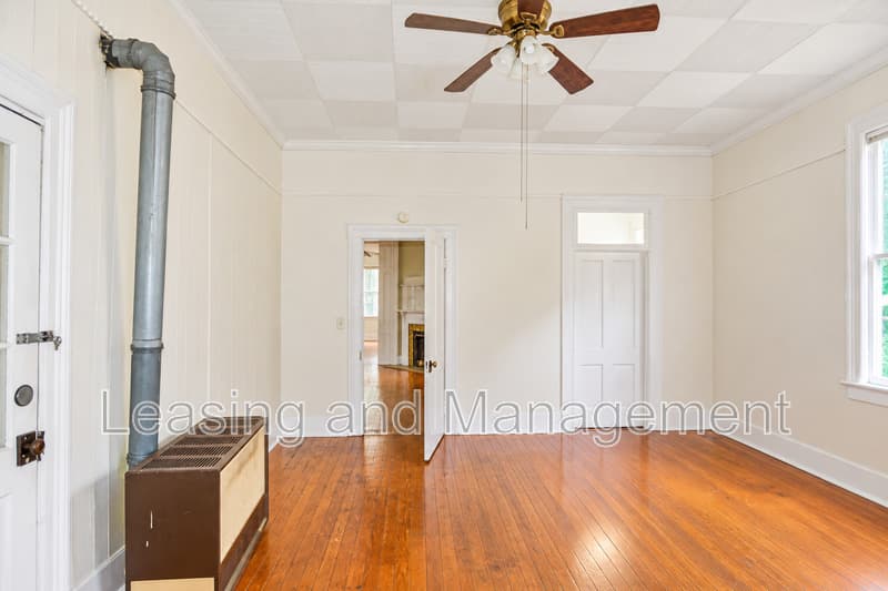 Charleston Condo: 7 Bee Street