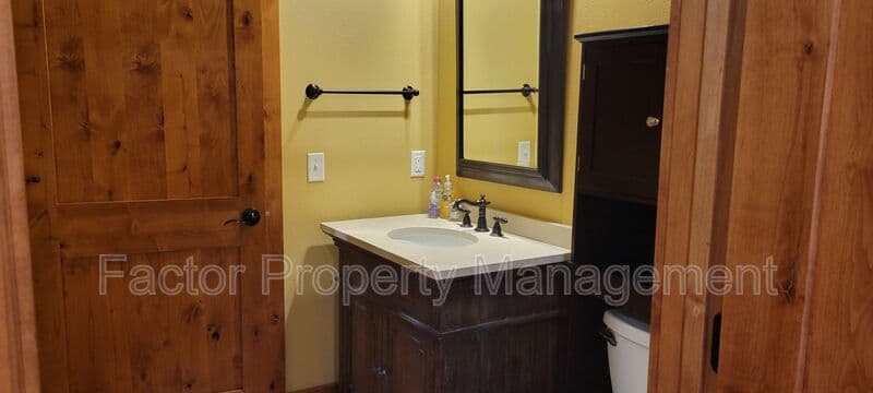 North Mankato Condo: 237 1/2 Belgrade Ave