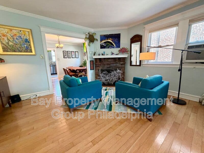 Upper Darby House: 216 Glencoe Rd