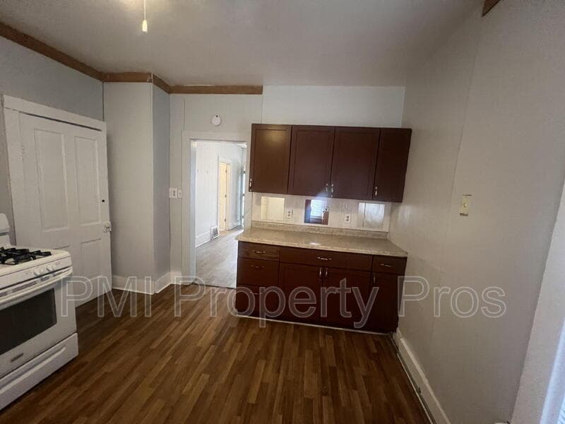 Milwaukee Condo: 2439A N Dr William Finlayson