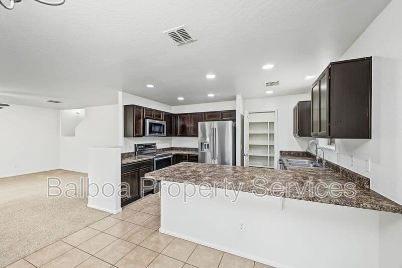 Florence House: 6135 E Paradise Ln