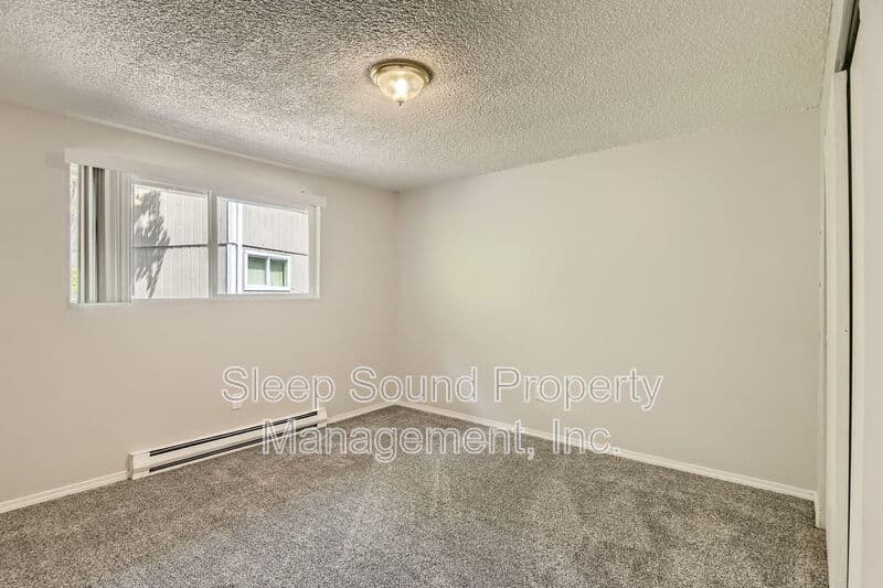 Oregon City Condo: 691 Molalla Avenue