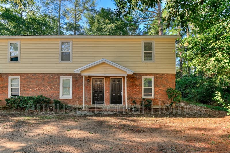 North Augusta Townhome: 140 Chalet North Court