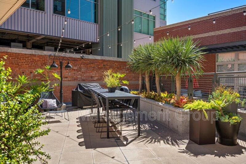 San Diego Condo: 877 Island Ave