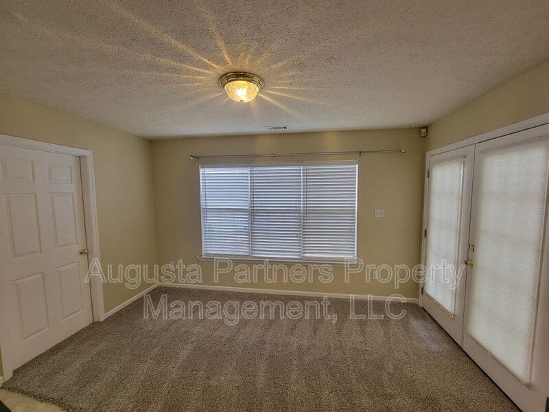 Evans House: 481 Connemara Trl