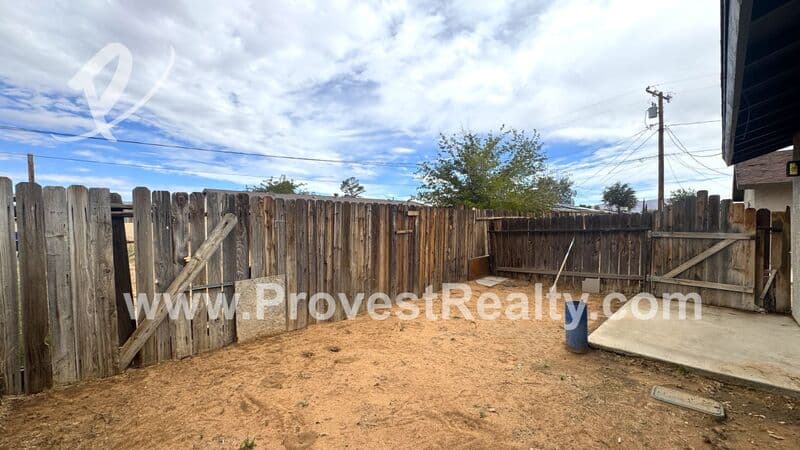 Apple Valley House: 13191 Kiowa Rd