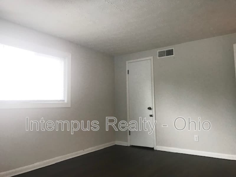 Columbus House: 198 Highfield Dr