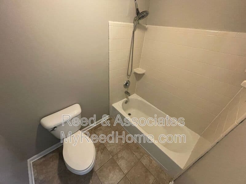 Arlington House: 4720 Hampton Ridge Ln.