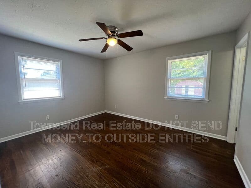 Fayetteville House: 2604 Brentford Dr.
