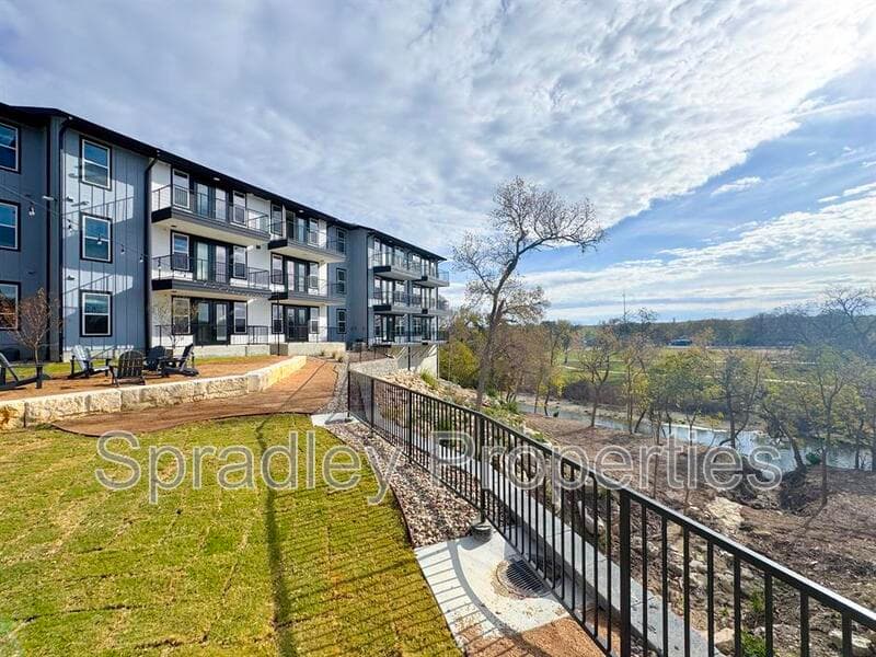 Belton Condo: 710 Shine St. Apt 2204
