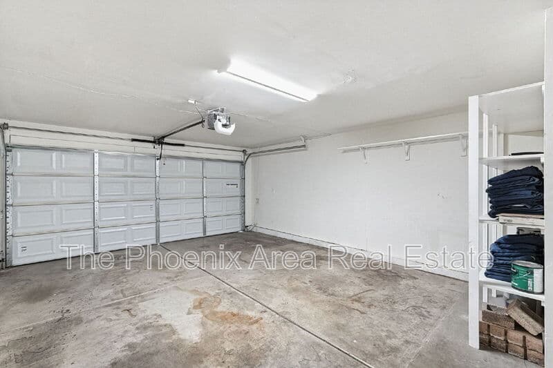 Chandler House: 1115 W Estrella Dr