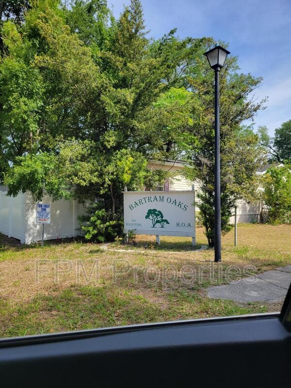 St. Augustine House: 205 Vintage Oak Circle