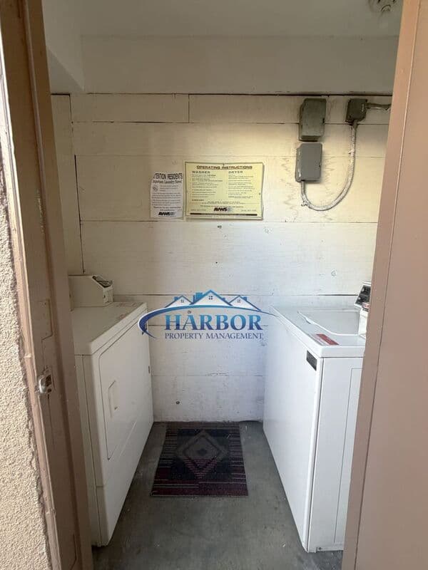 Redondo Beach Condo: 2300 Vanderbilt Lane