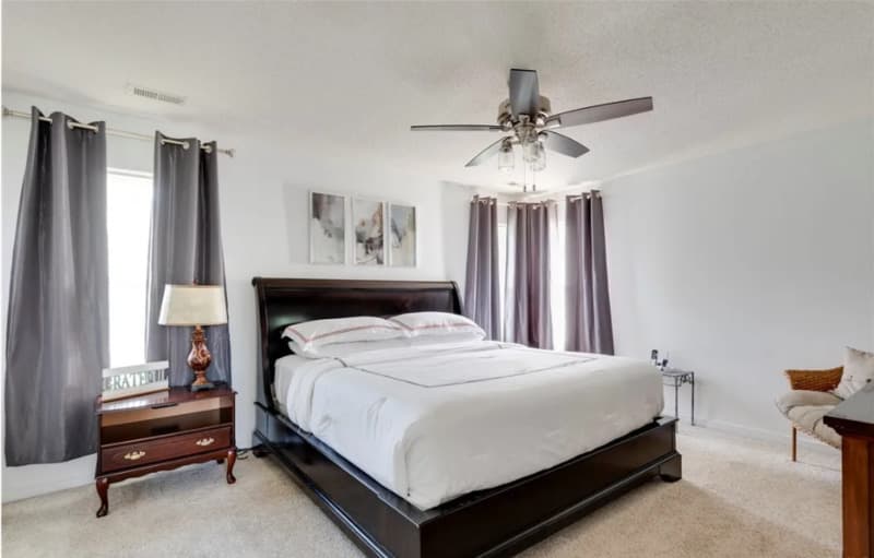 Sandston House: 420 Green Hollow Ln