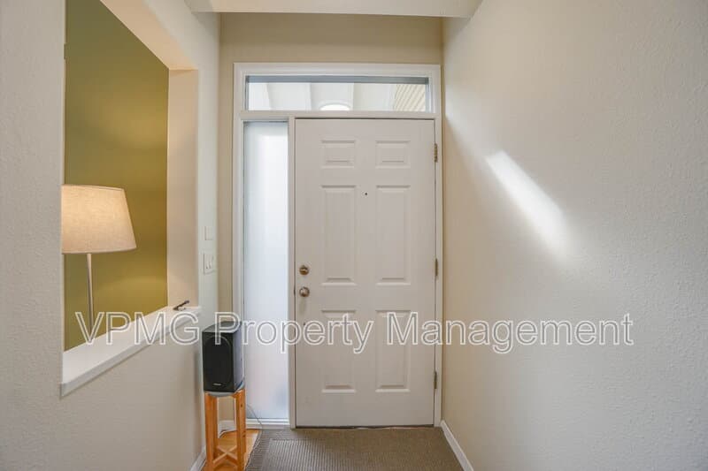 Vancouver Condo: 13210 SE 7th St