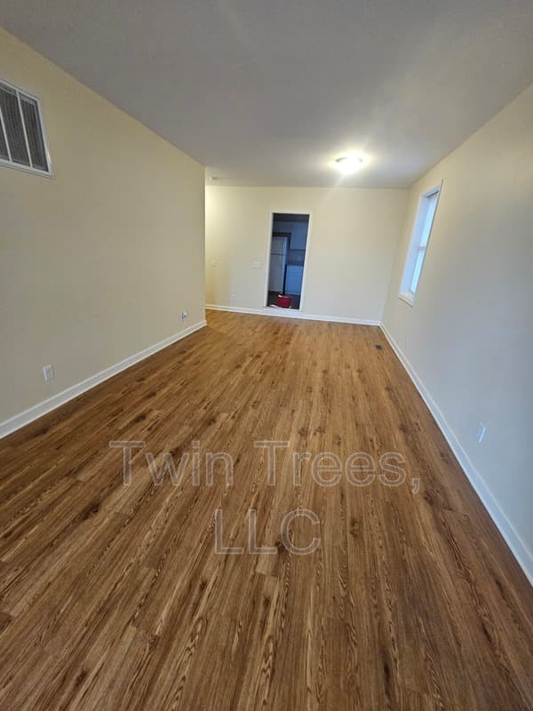 Mount Jackson Condo: 5907 Gospel St
