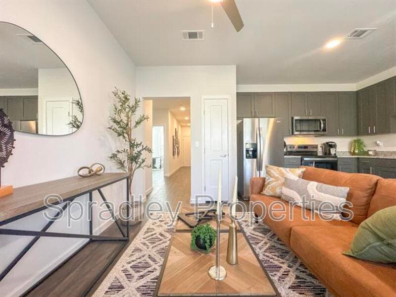 Belton Condo: 710 Shine St