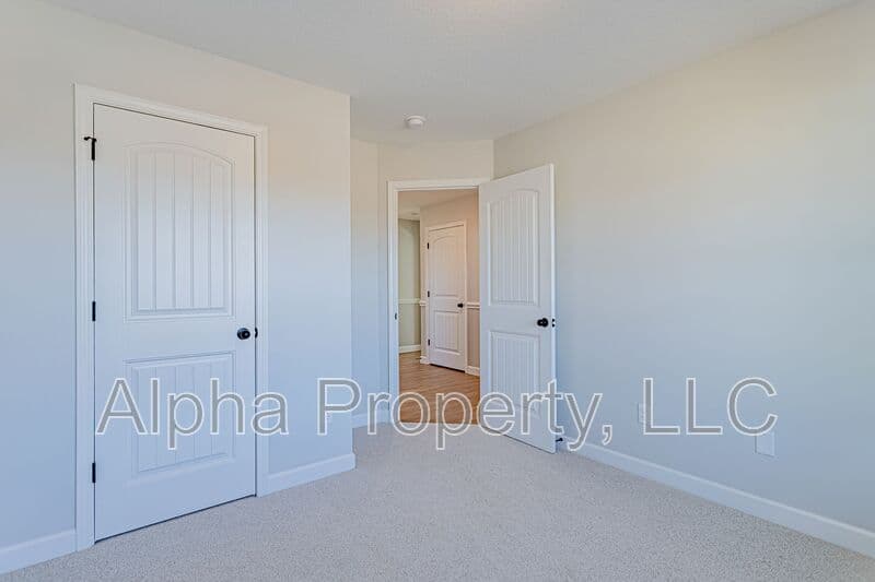 Moore House: 2204 Davenport Ct
