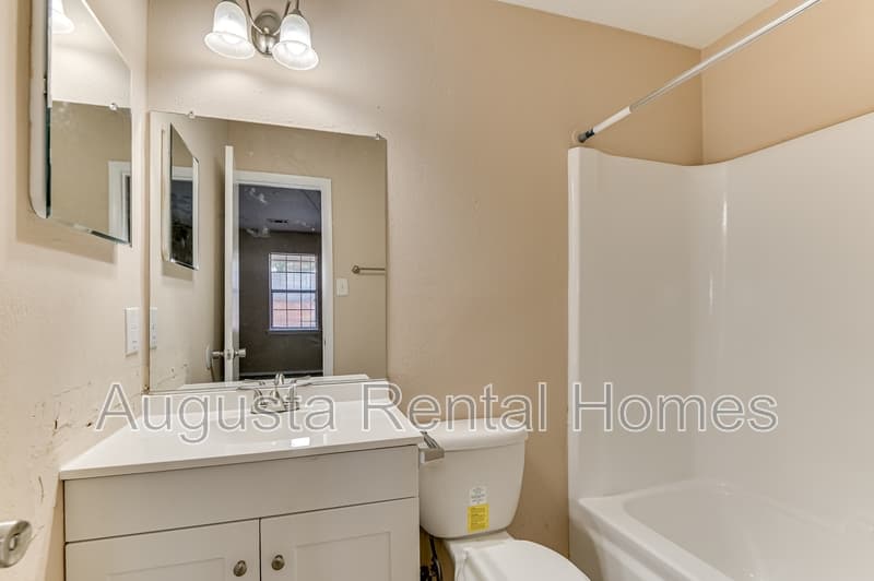 Augusta Condo: 2515 Center West Parkway - 9O