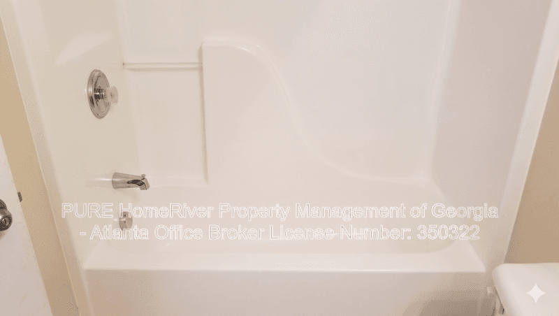 Loganville House: 44 Shadowhill Ct