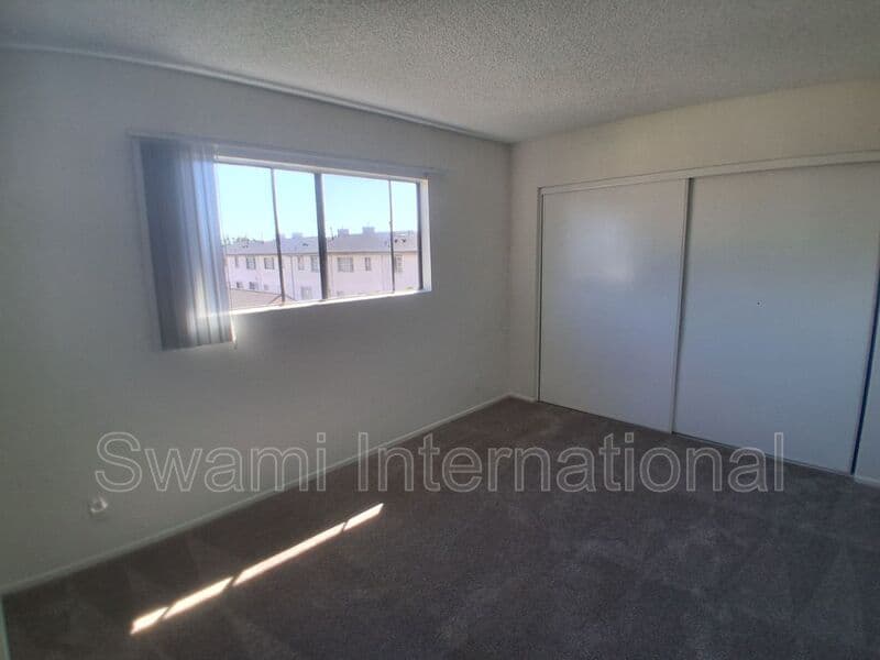 Inglewood Condo: 917 Enterprise Ave.