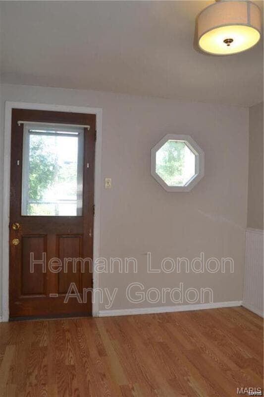St Louis House: 431 N Geyer