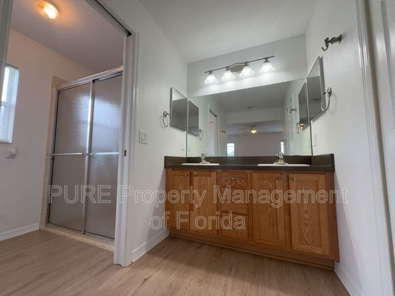 Ocala House: 15939 SW 14th Avenue Rd