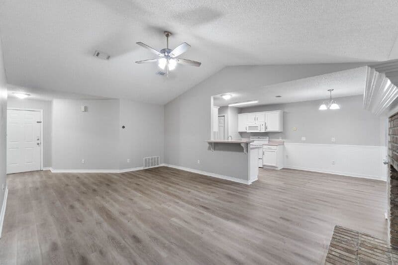 Crestview House: 3014 La Salle Court