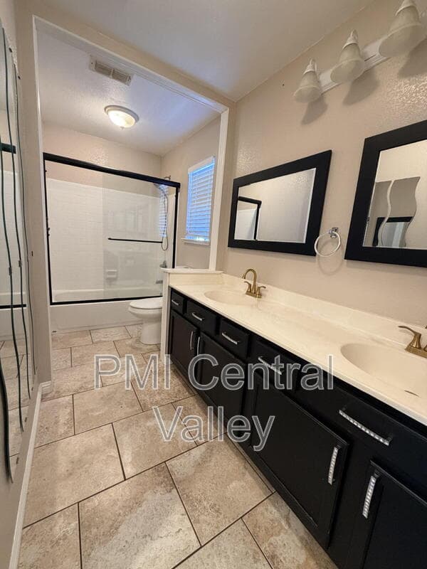 Lathrop House: 108 Hornfels Ave