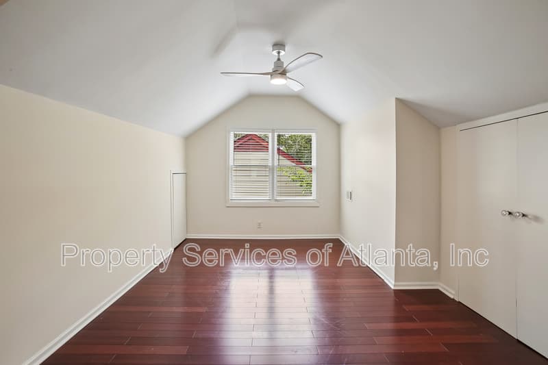 Atlanta House: 1649 Beecher St SW