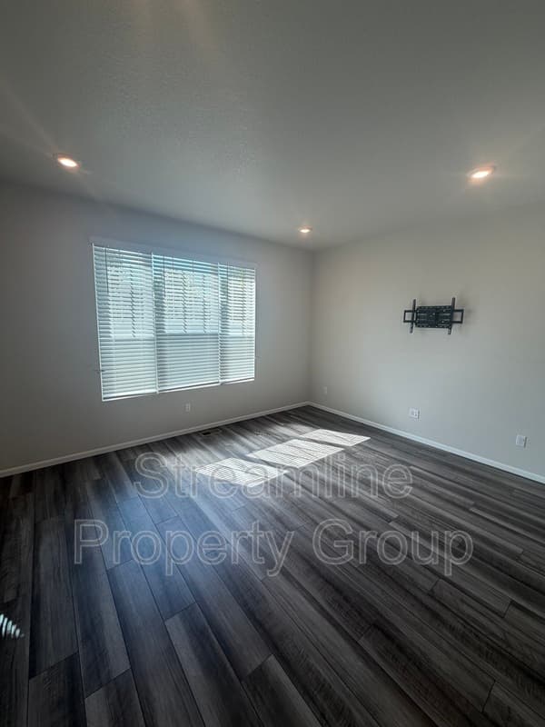 Brighton House: 5117 Buckwheat Road