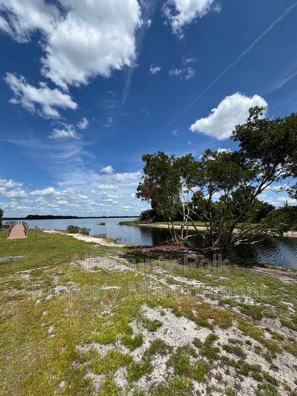 Haines City House: 106 Reineke Rd
