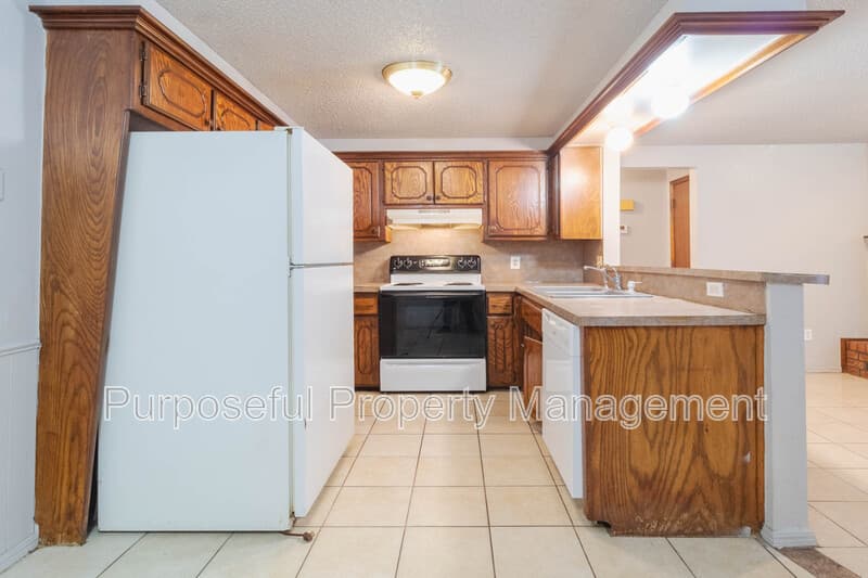 Oklahoma City House: 930 Southwest 63rd Street