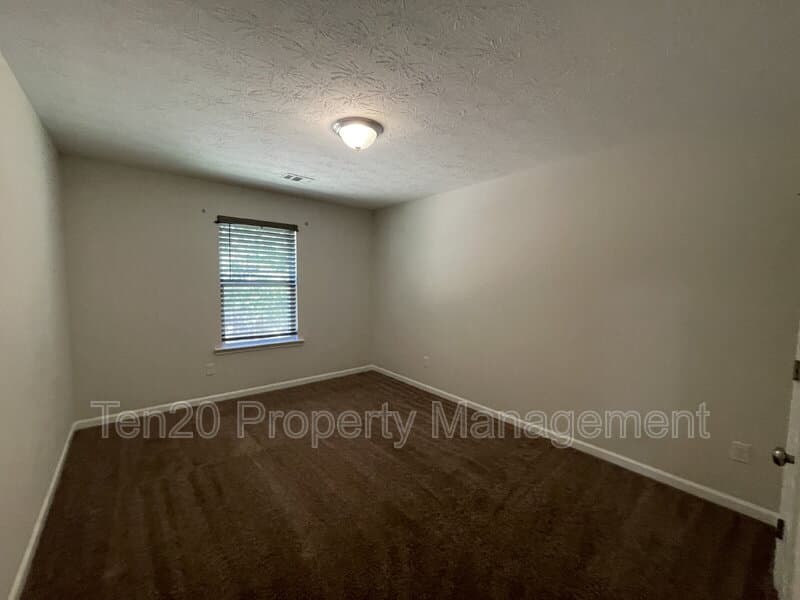 Phenix City House: 36 Willow Trace Dr