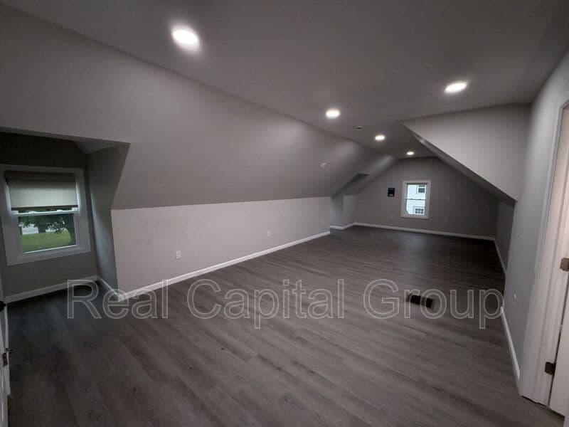 Glenville House: 397 Ballston Rd