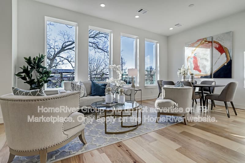 Houston House: 2914 Cline St