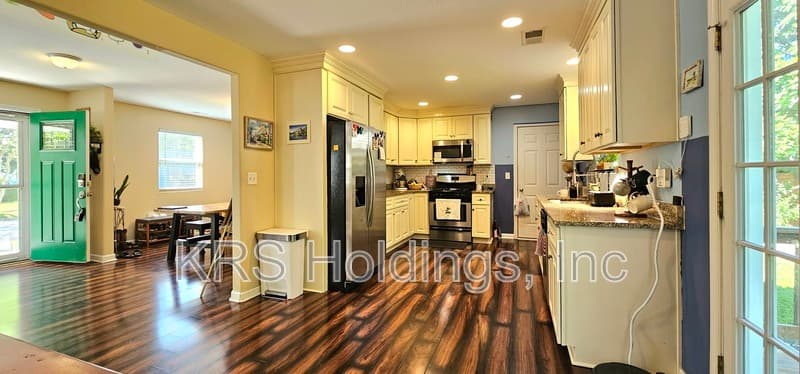 Norfolk House: 7721 Cortland Place
