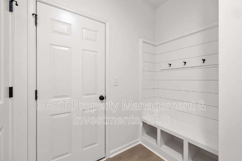 High Shoals House: 1519 Autumn Banks Way