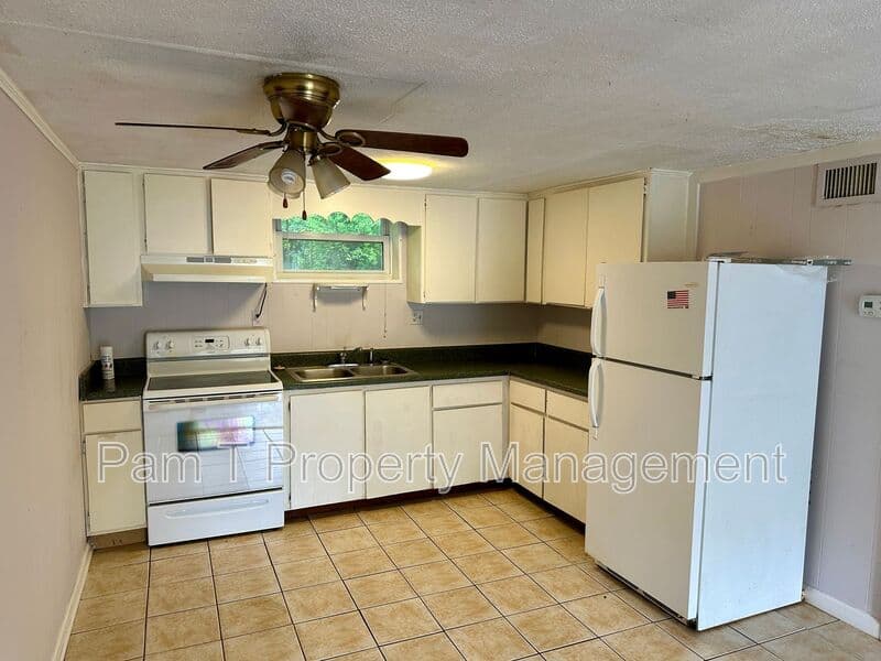 Garden City Condo: 75 Rommel Ave