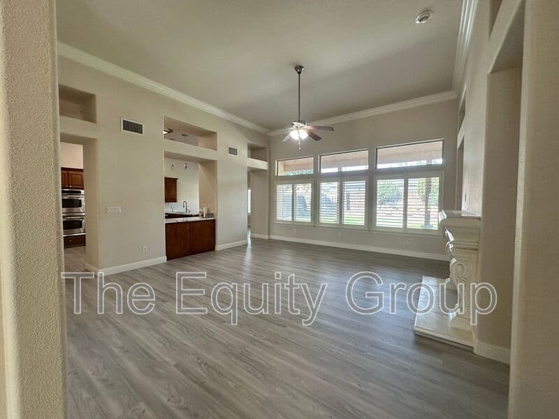 Visalia House: 239 North Preston St
