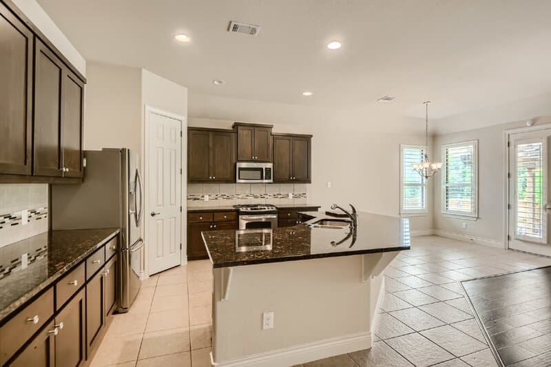 Round Rock House: 400 Entrada Way