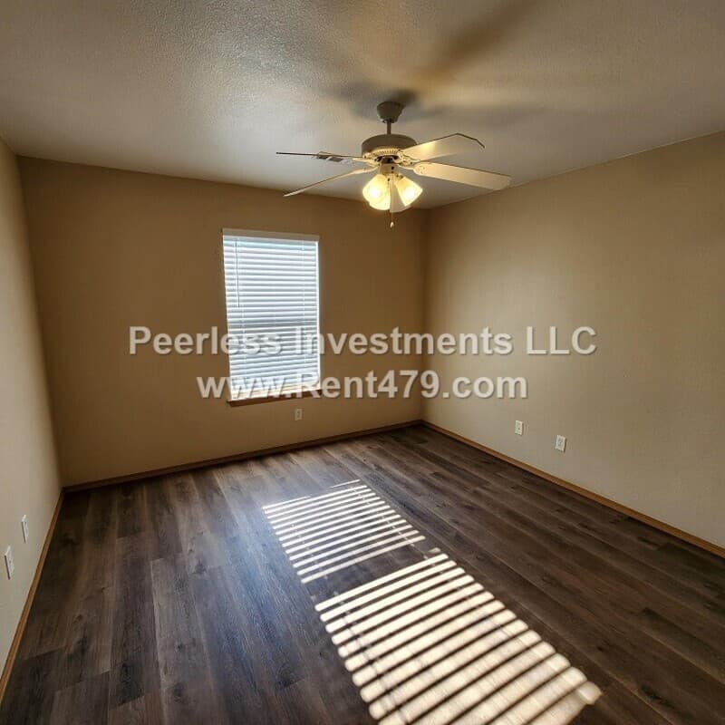 Springdale Townhome: 844-A Lariat St