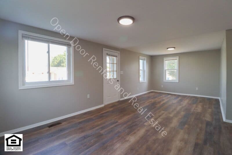 Auburn House: 1801 Dallas st