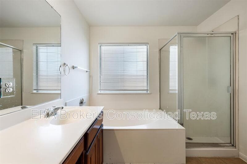 Pflugerville House: 18513 Silent Water Way
